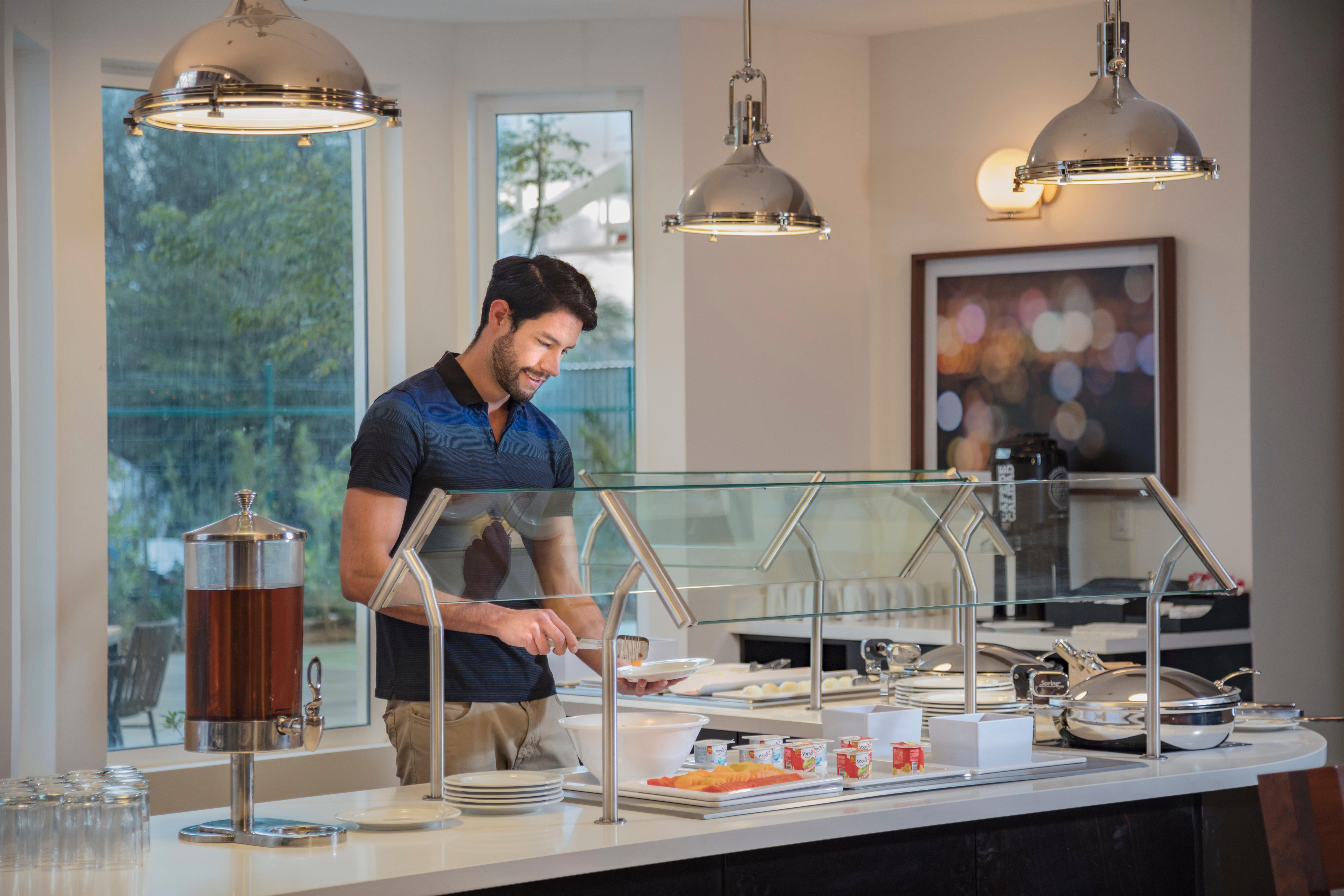 Staybridge Suites - Saltillo By Ihg Εξωτερικό φωτογραφία