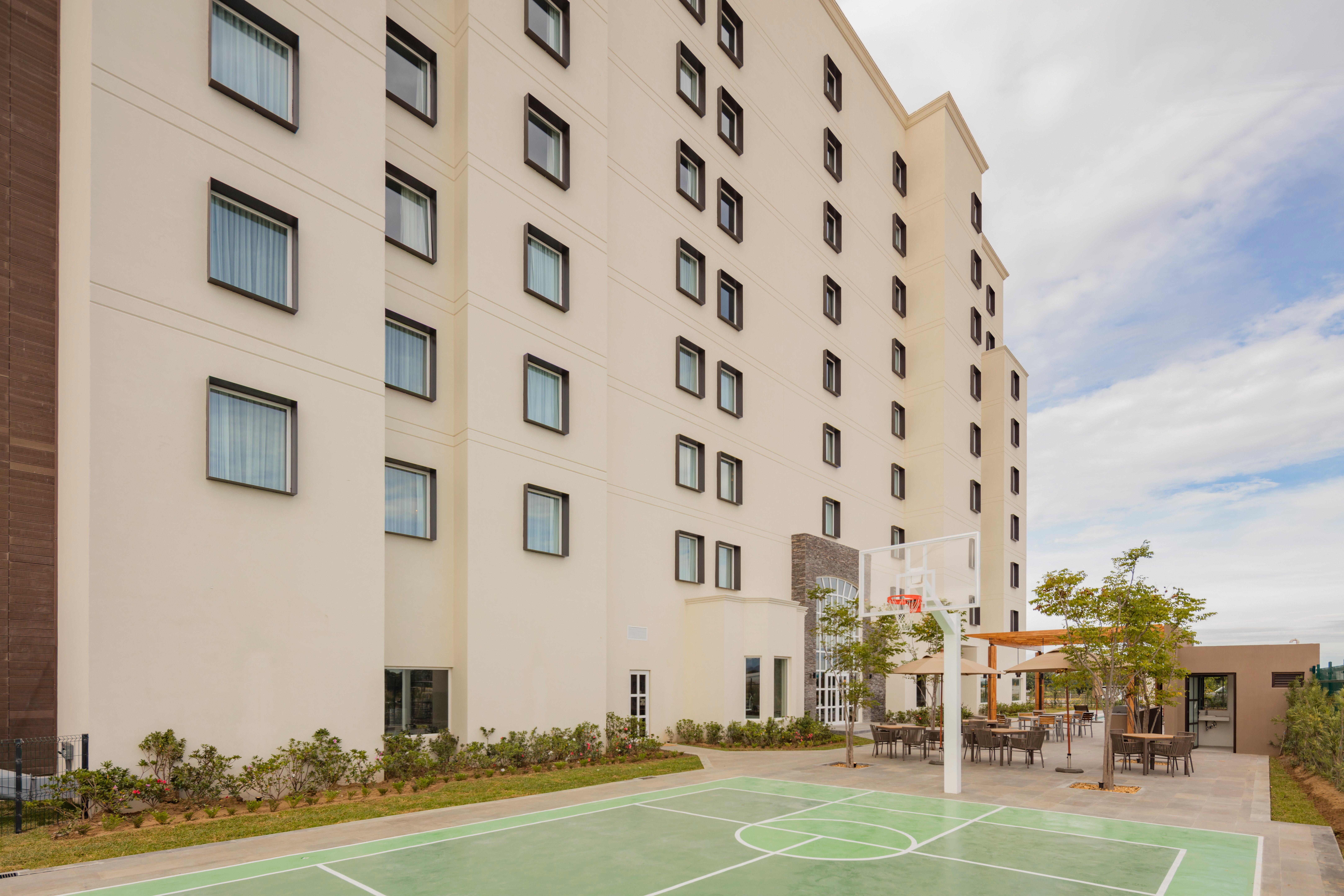 Staybridge Suites - Saltillo By Ihg Εξωτερικό φωτογραφία
