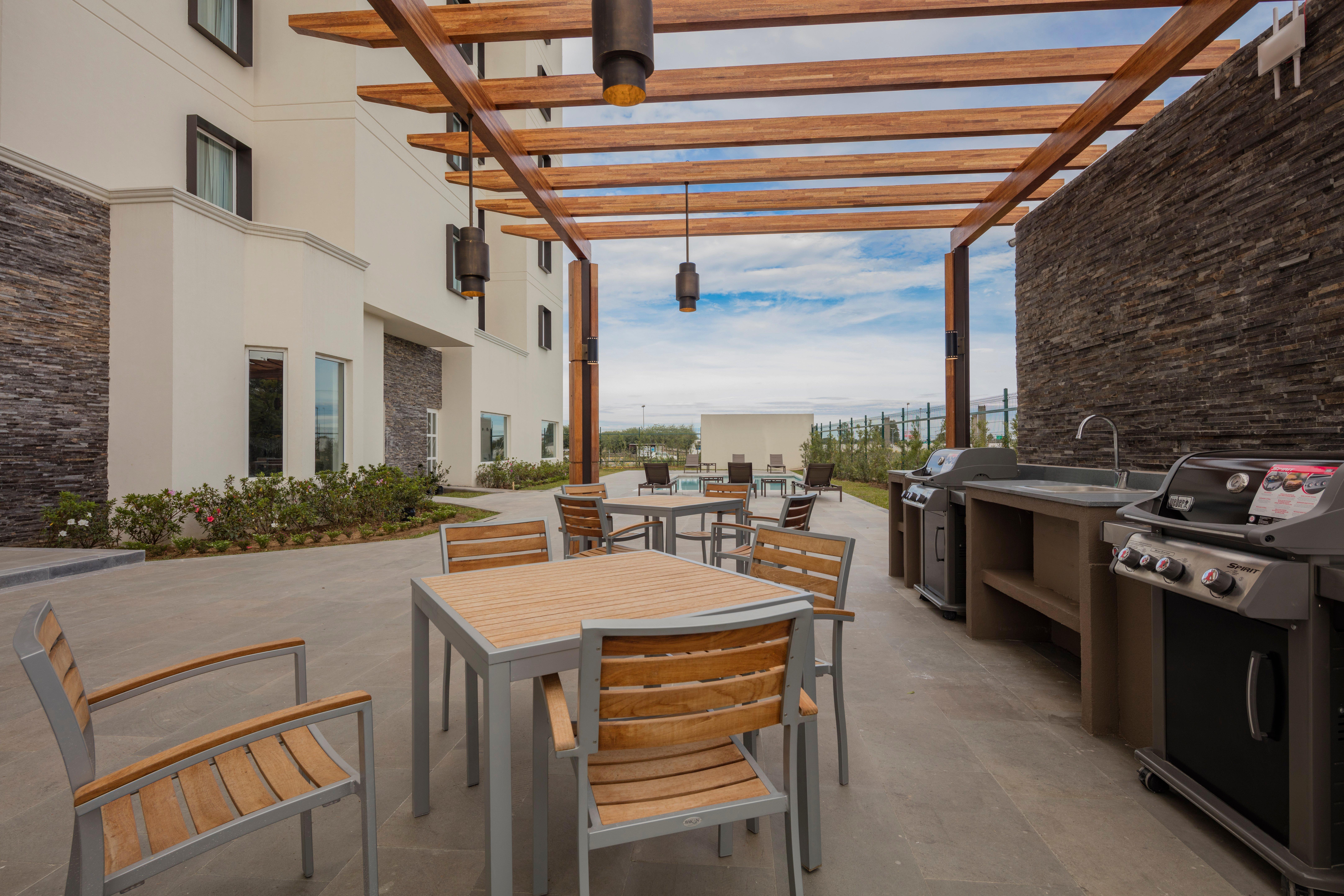 Staybridge Suites - Saltillo By Ihg Εξωτερικό φωτογραφία