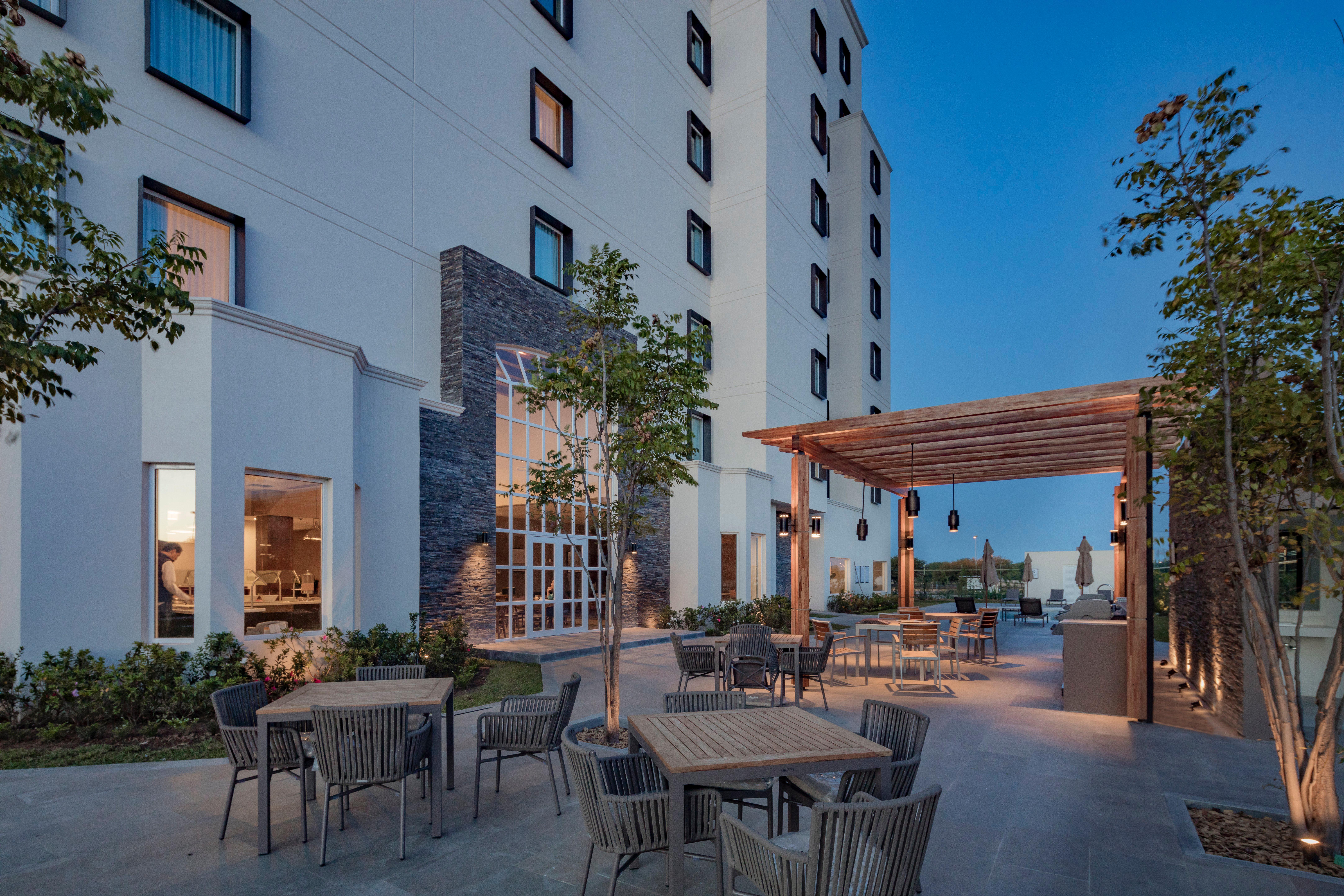 Staybridge Suites - Saltillo By Ihg Εξωτερικό φωτογραφία